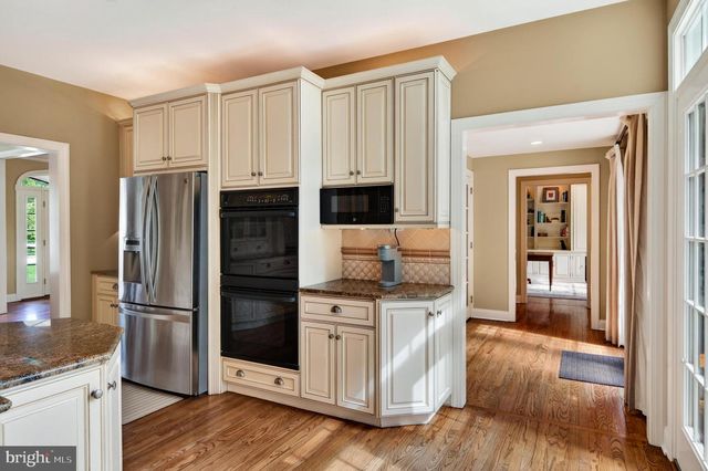 1003 HIDDEN HOLLOW LN, West Chester, PA 19380