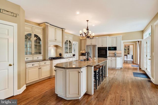 1003 HIDDEN HOLLOW LN, West Chester, PA 19380