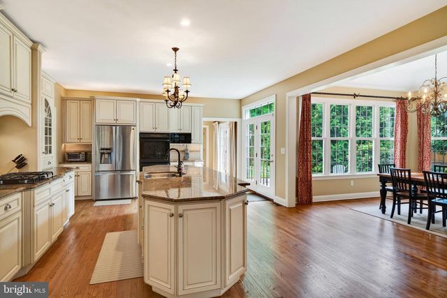 1003 HIDDEN HOLLOW LN, West Chester, PA 19380