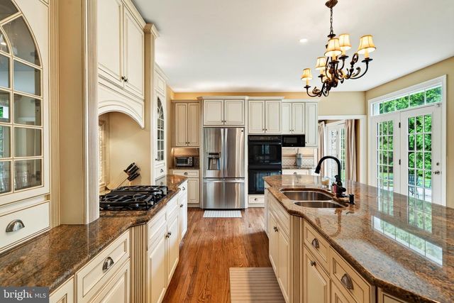 1003 HIDDEN HOLLOW LN, West Chester, PA 19380