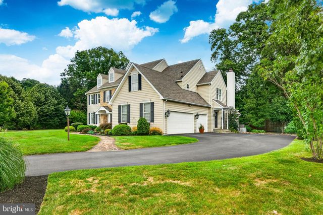 1003 HIDDEN HOLLOW LN, West Chester, PA 19380