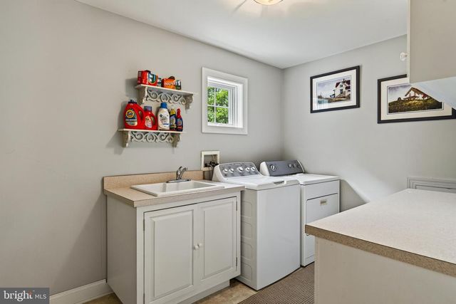 1003 HIDDEN HOLLOW LN, West Chester, PA 19380