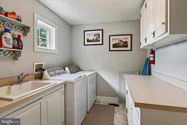 1003 HIDDEN HOLLOW LN, West Chester, PA 19380