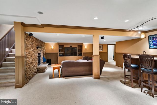 1003 HIDDEN HOLLOW LN, West Chester, PA 19380