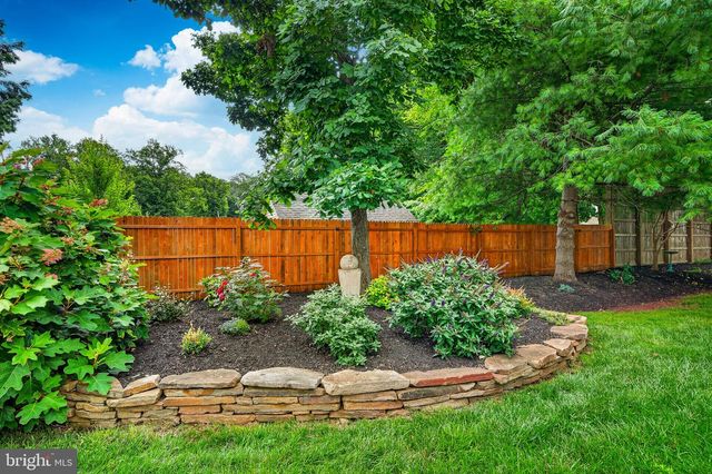 1003 HIDDEN HOLLOW LN, West Chester, PA 19380