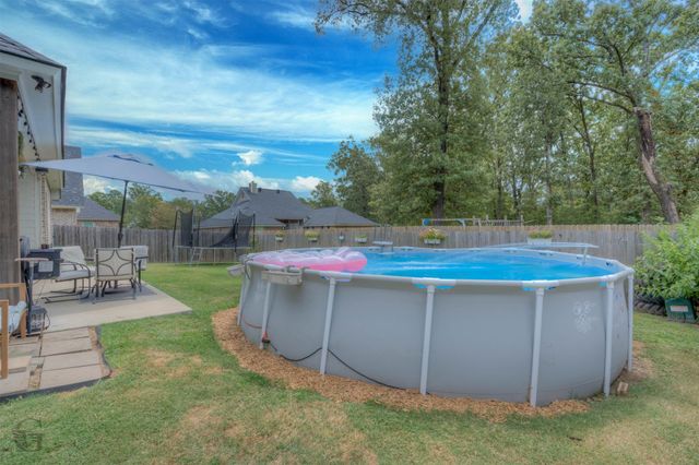 142 St Andrews Lane, Benton, LA 71006