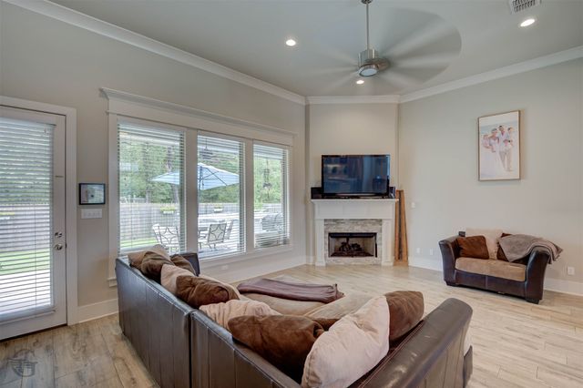 142 St Andrews Lane, Benton, LA 71006