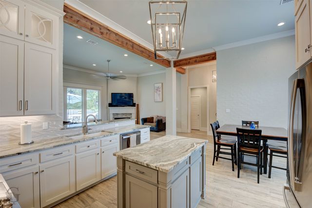 142 St Andrews Lane, Benton, LA 71006