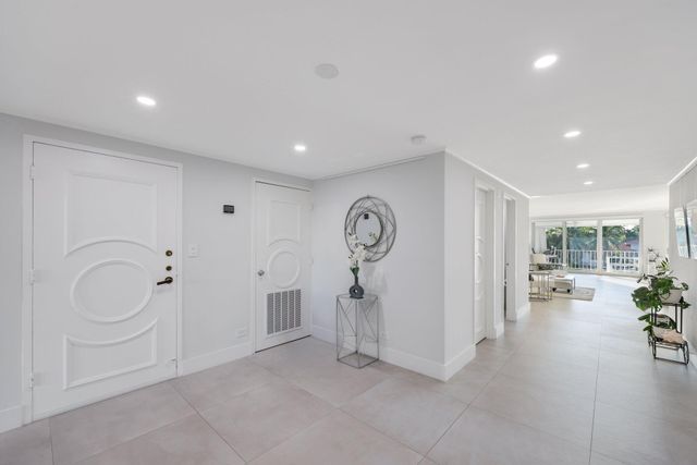 10180 W Bay Harbor Drive 2c, Bay Harbor Islands, FL 33154