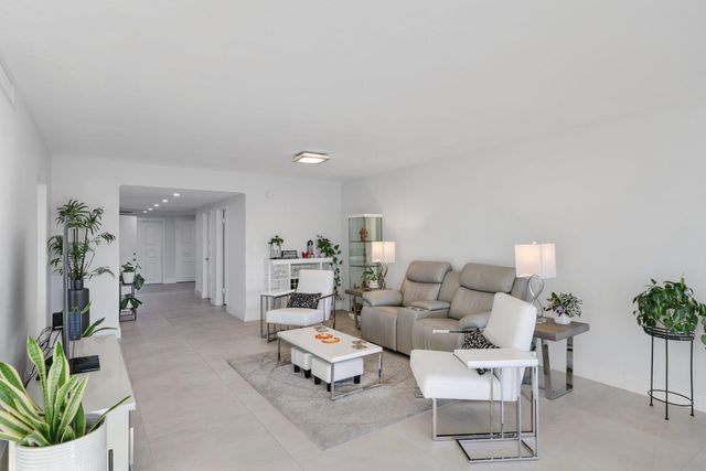 10180 W Bay Harbor Drive 2c, Bay Harbor Islands, FL 33154