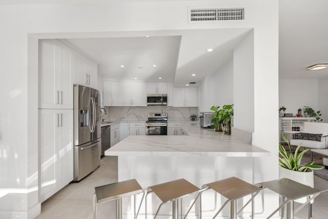 10180 W Bay Harbor Drive 2c, Bay Harbor Islands, FL 33154