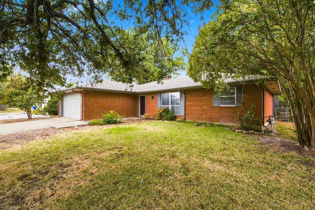 809 S Atkerson Lane, Euless, TX 76040 — photo 3