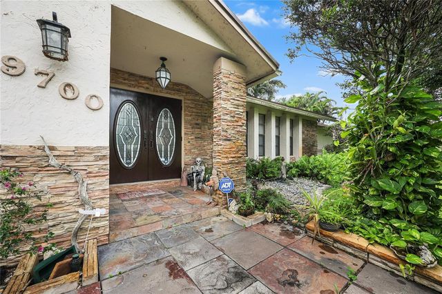 9700 NW 28th Street, Cooper City, FL 33024