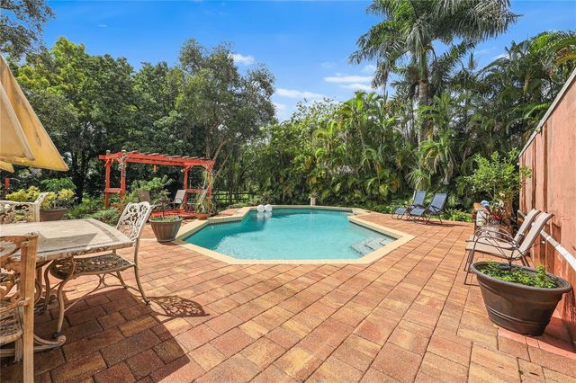 9700 NW 28th Street, Cooper City, FL 33024