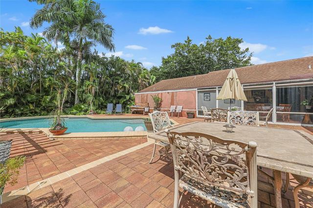 9700 NW 28th Street, Cooper City, FL 33024