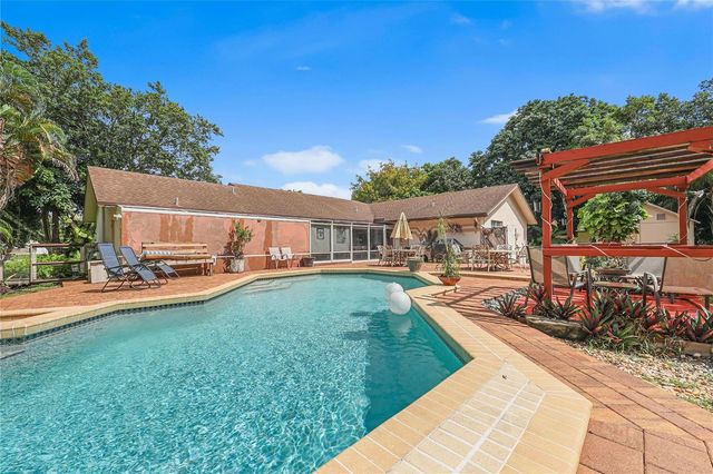 9700 NW 28th Street, Cooper City, FL 33024