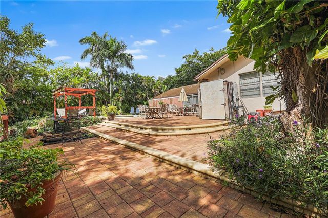 9700 NW 28th Street, Cooper City, FL 33024