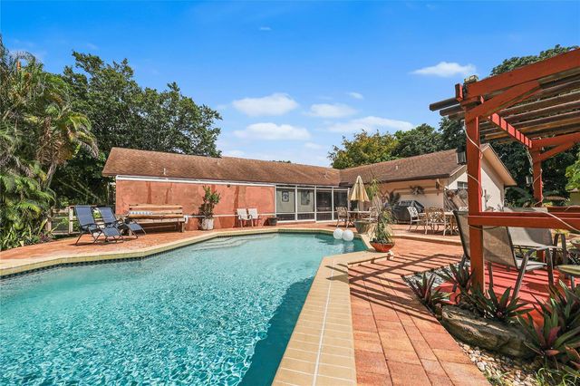 9700 NW 28th Street, Cooper City, FL 33024