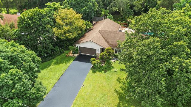 9700 NW 28th Street, Cooper City, FL 33024