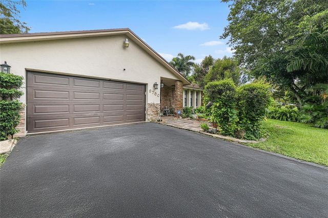 9700 NW 28th Street, Cooper City, FL 33024