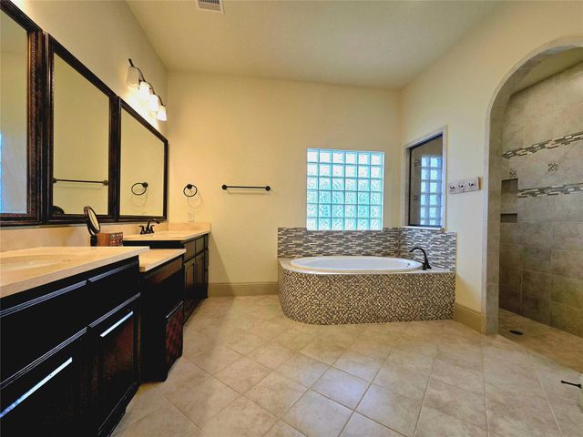 4922 Summer Manor Lane, Sugar Land, TX 77479
