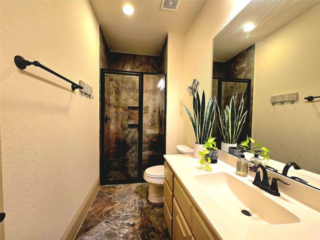 4922 Summer Manor Lane, Sugar Land, TX 77479