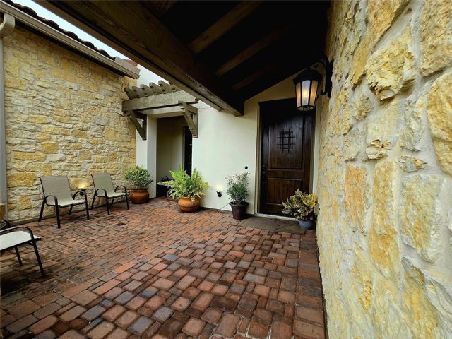 4922 Summer Manor Lane, Sugar Land, TX 77479
