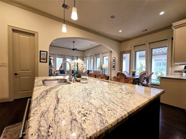 4922 Summer Manor Lane, Sugar Land, TX 77479