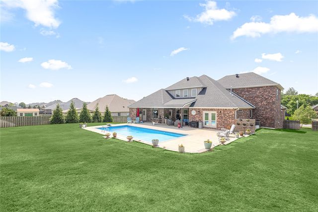 1420 Montieri Drive, Centerton, AR 72719