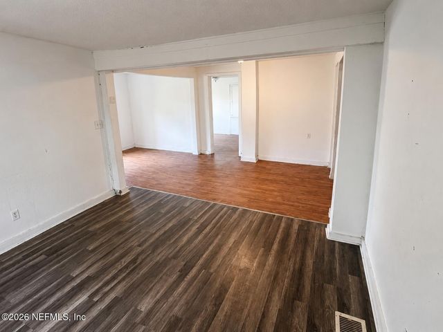 8903 WASHINGTON Avenue, Jacksonville, FL 32208