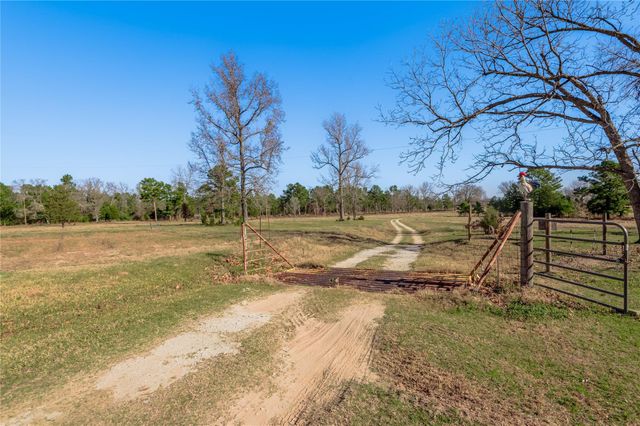 868 Rex Bailey Road, Groveton, TX 75845