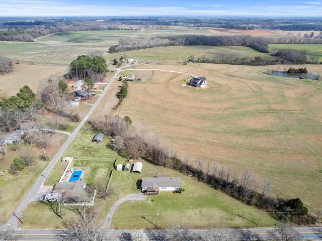 13398 Carter Road, Athens, AL 35611