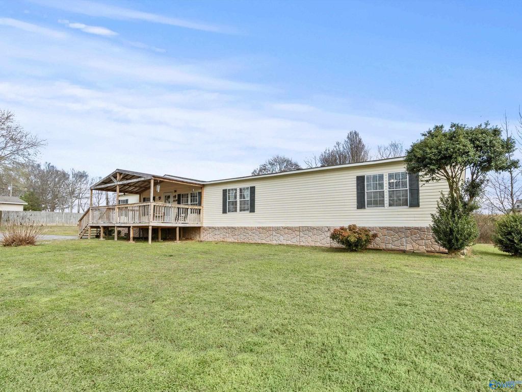 13398 Carter Road, Athens, AL 35611