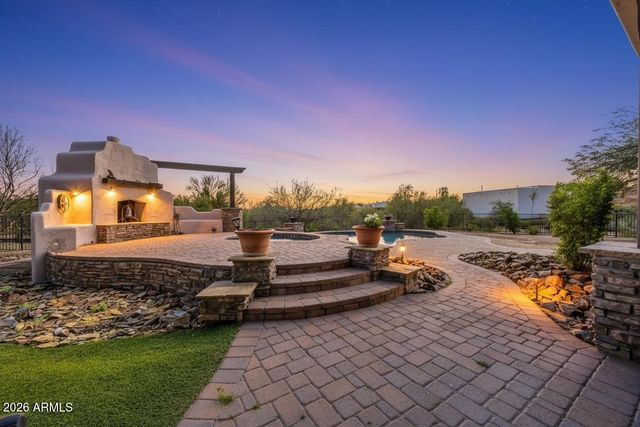 33207 N 12TH Street, Phoenix, AZ 85085