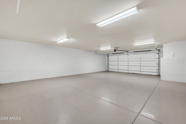 33207 N 12TH Street, Phoenix, AZ 85085