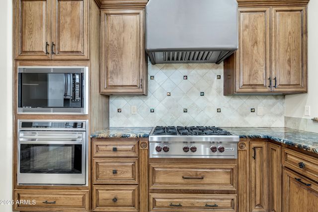 33207 N 12TH Street, Phoenix, AZ 85085