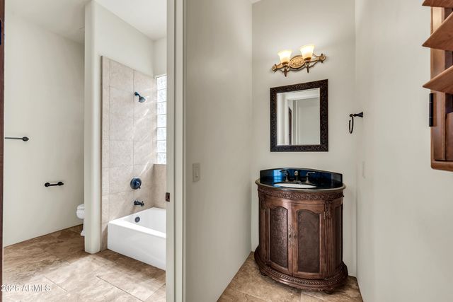 33207 N 12TH Street, Phoenix, AZ 85085