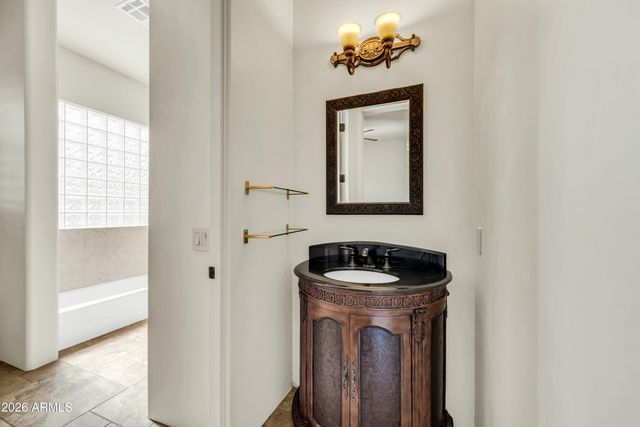 33207 N 12TH Street, Phoenix, AZ 85085