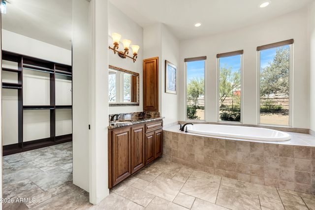 33207 N 12TH Street, Phoenix, AZ 85085