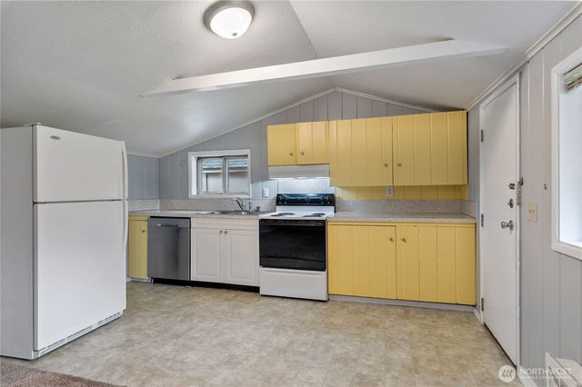 6411 Lake Grove Street SW, Lakewood, WA 98499
