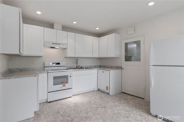 6411 Lake Grove Street SW, Lakewood, WA 98499