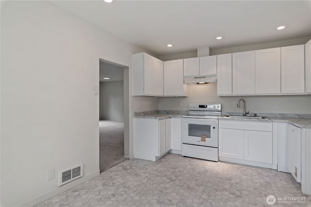 6411 Lake Grove Street SW, Lakewood, WA 98499
