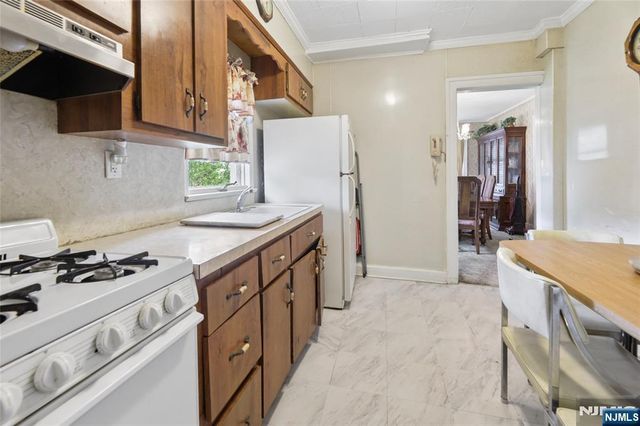 485 River Road, New Milford, NJ 07646