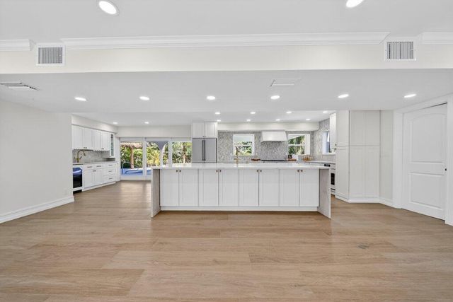 37 E High Point Road, Sewalls Point, FL 34996