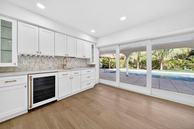 37 E High Point Road, Sewalls Point, FL 34996