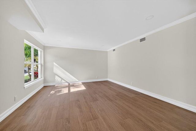 37 E High Point Road, Sewalls Point, FL 34996