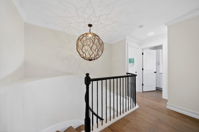 37 E High Point Road, Sewalls Point, FL 34996