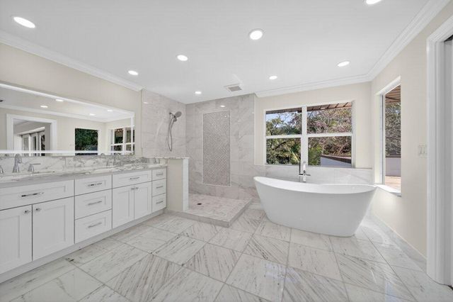 37 E High Point Road, Sewalls Point, FL 34996