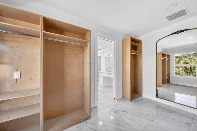 37 E High Point Road, Sewalls Point, FL 34996