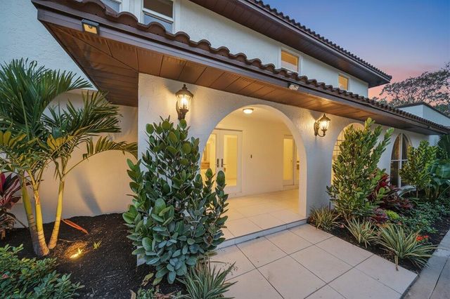 37 E High Point Road, Sewalls Point, FL 34996